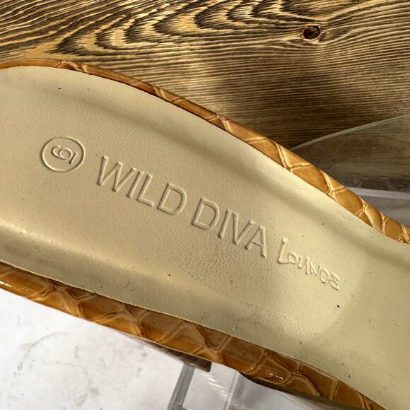 Wild Diva Lounge Lucite Chunky Block Heel Sandals SZ 6 Mustard Tan Croc Print - Picture 8 of 10